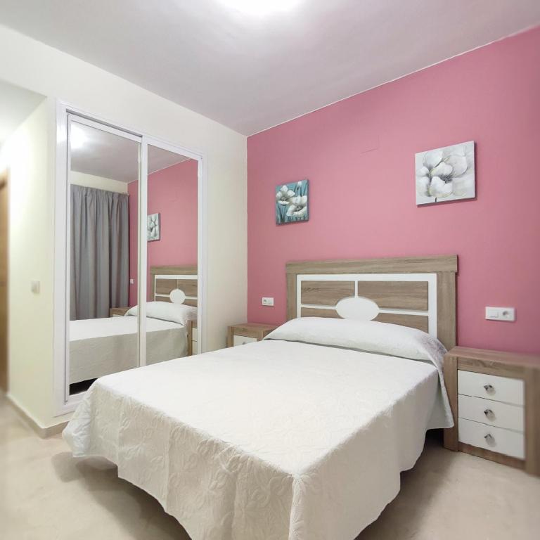 Habitación Doble con baño privado - matrimonio (HNE) 1.5 A